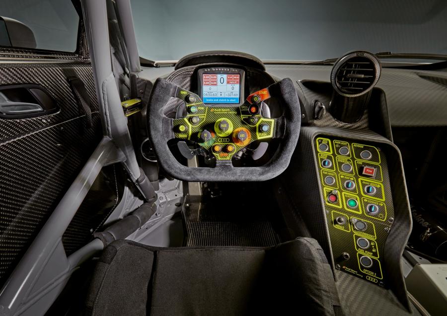 Торпедо Audi R8 LMS 2019 года  (фото 34 из 57)